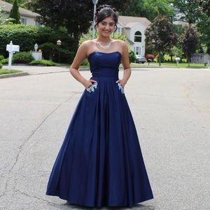 Meet your Posher, Lipi